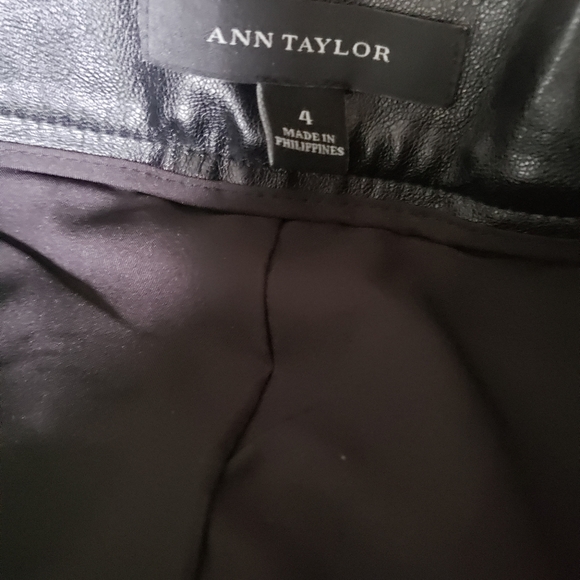 Ann Taylor wool pencil skirt size 4 - fits like a size 6 - Picture 6 of 8